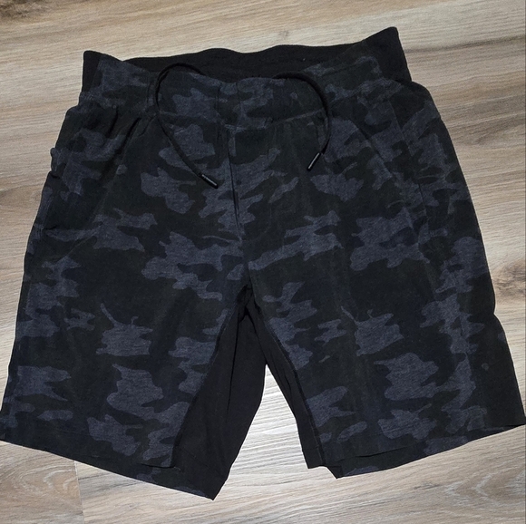 Lululemon Camo Pace Breaker Built In Biker Gym Workout Short Size L - Picture 1 of 14
